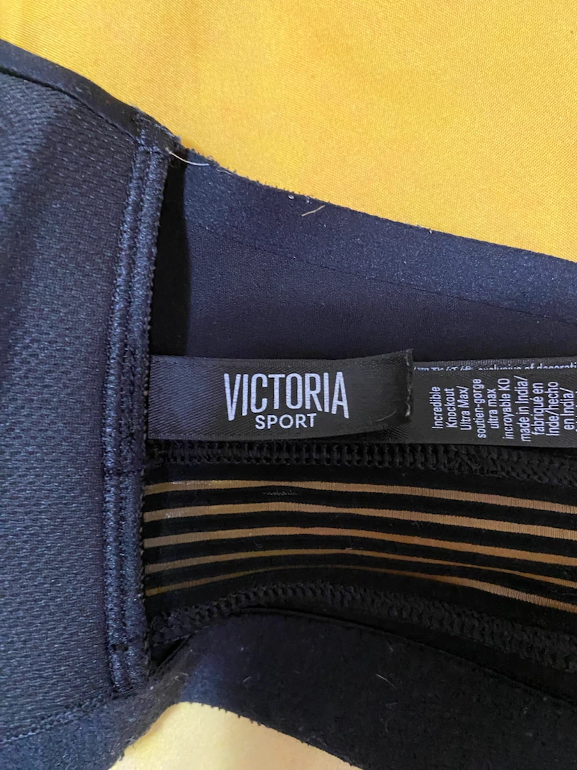 Victoria’s Secret sports bra - 36D - photo 3
