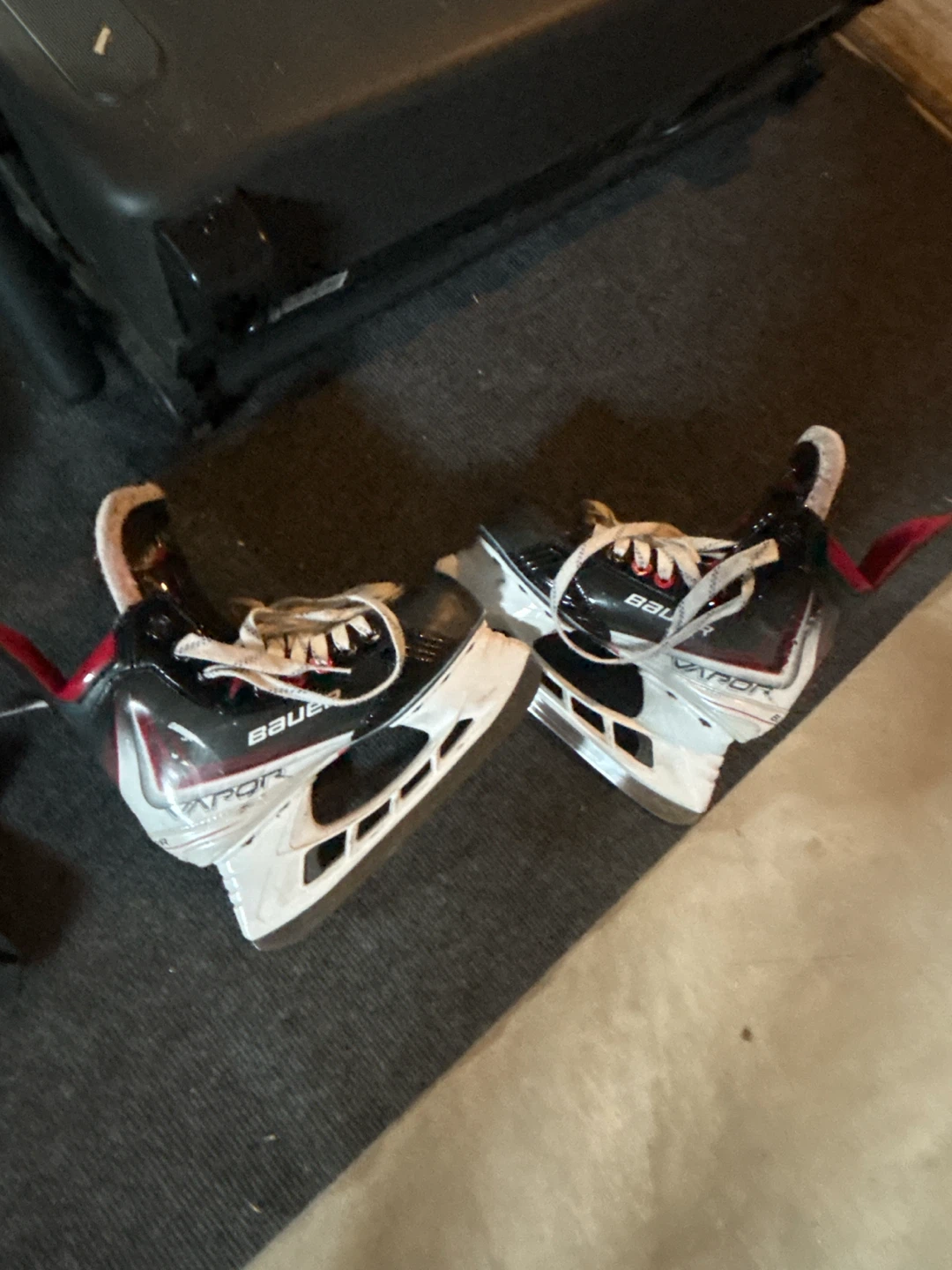 Bauer Vapor fly 30 hockey skates size 3.5