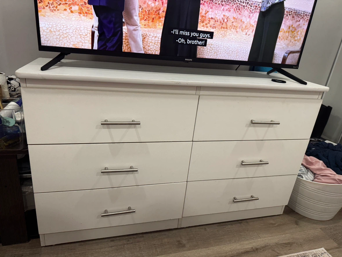 White 6-Drawer Dresser - photo 2