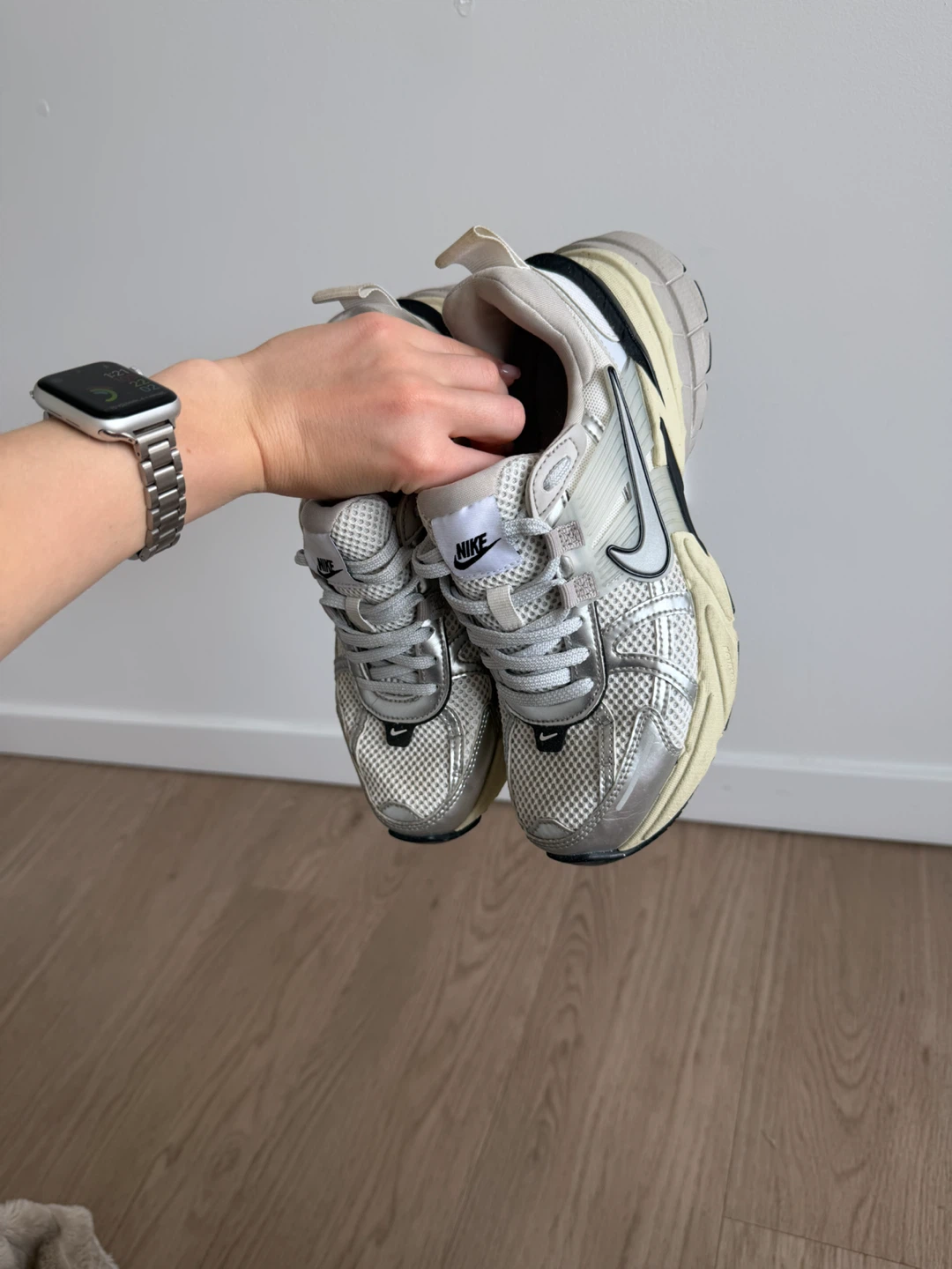 Nike Shoes - photo 3