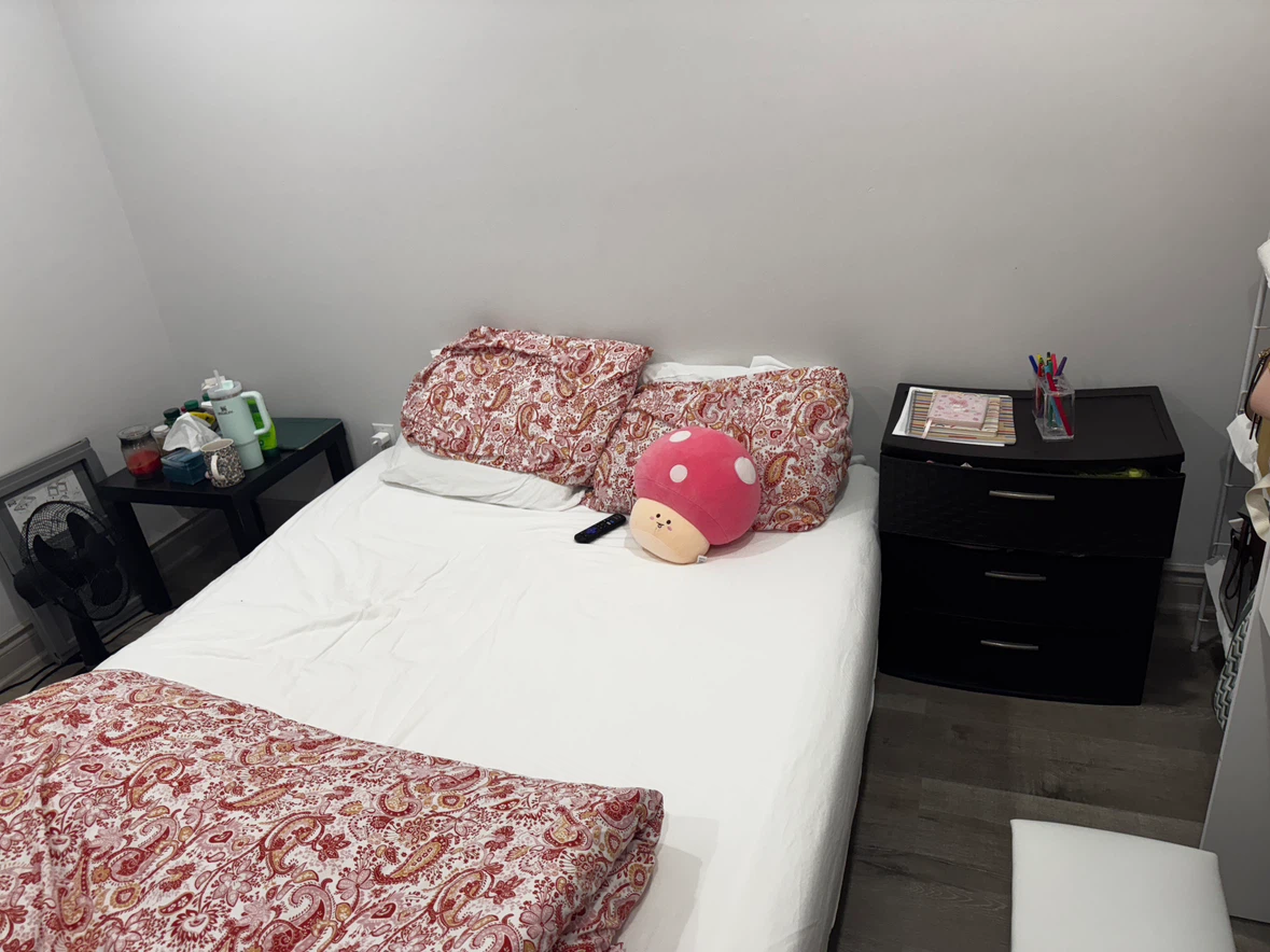 Queen matress with bed box and matress cover - photo 2