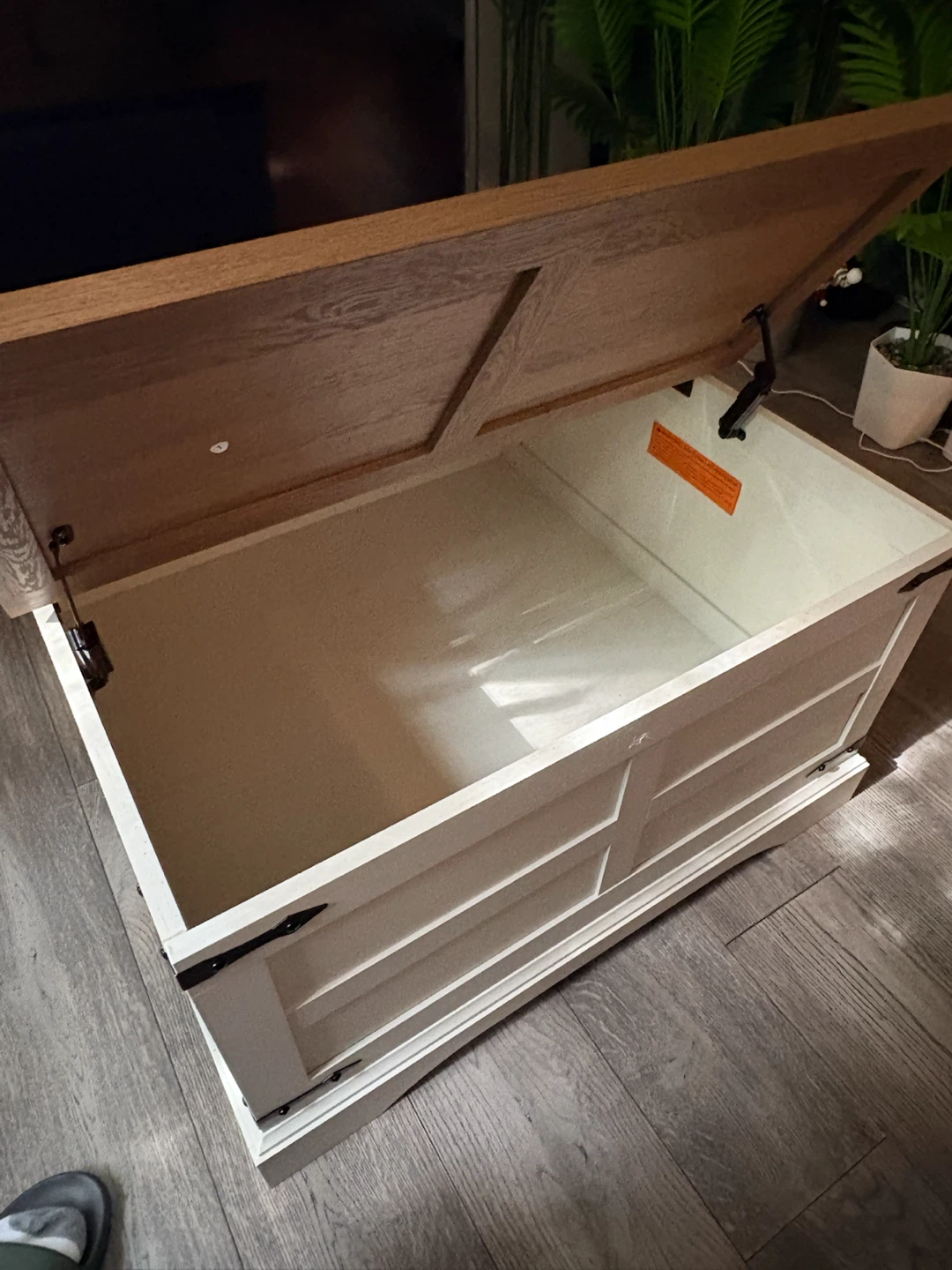 Farmhouse Coffee Table with Storage - photo 3