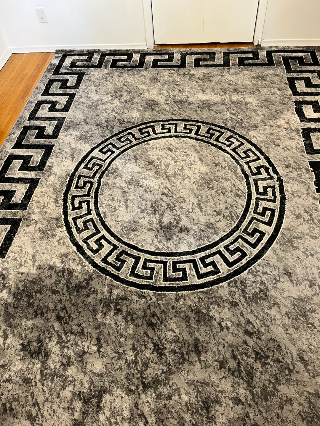 Grey Greek Key Round Medallion Area Rug
