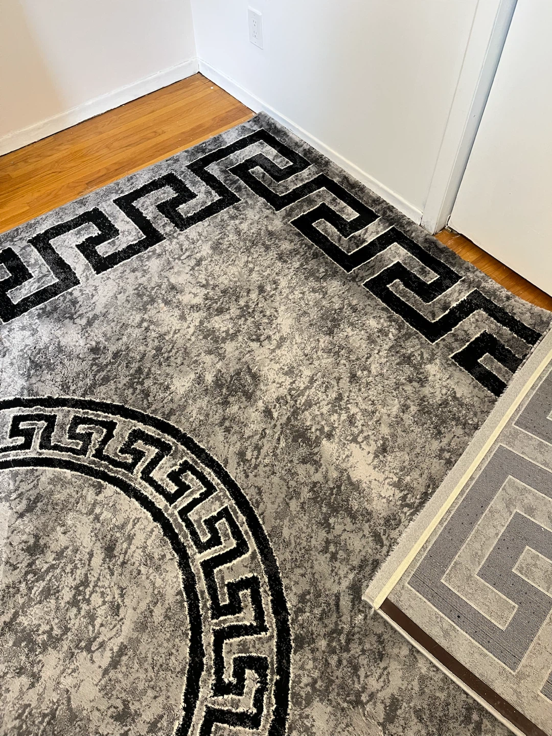 Grey Greek Key Round Medallion Area Rug - photo 2