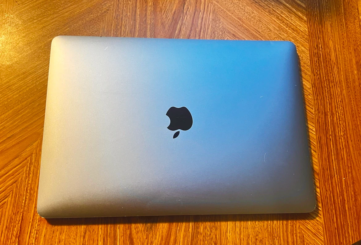 Apple MacBook Pro 13-inch (2017)