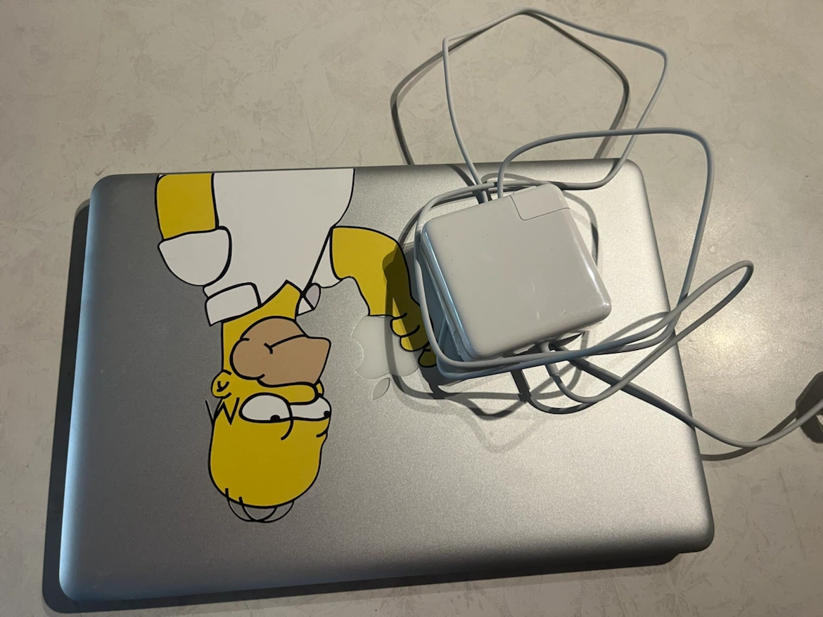 Apple MacBook Pro Laptop - photo 4