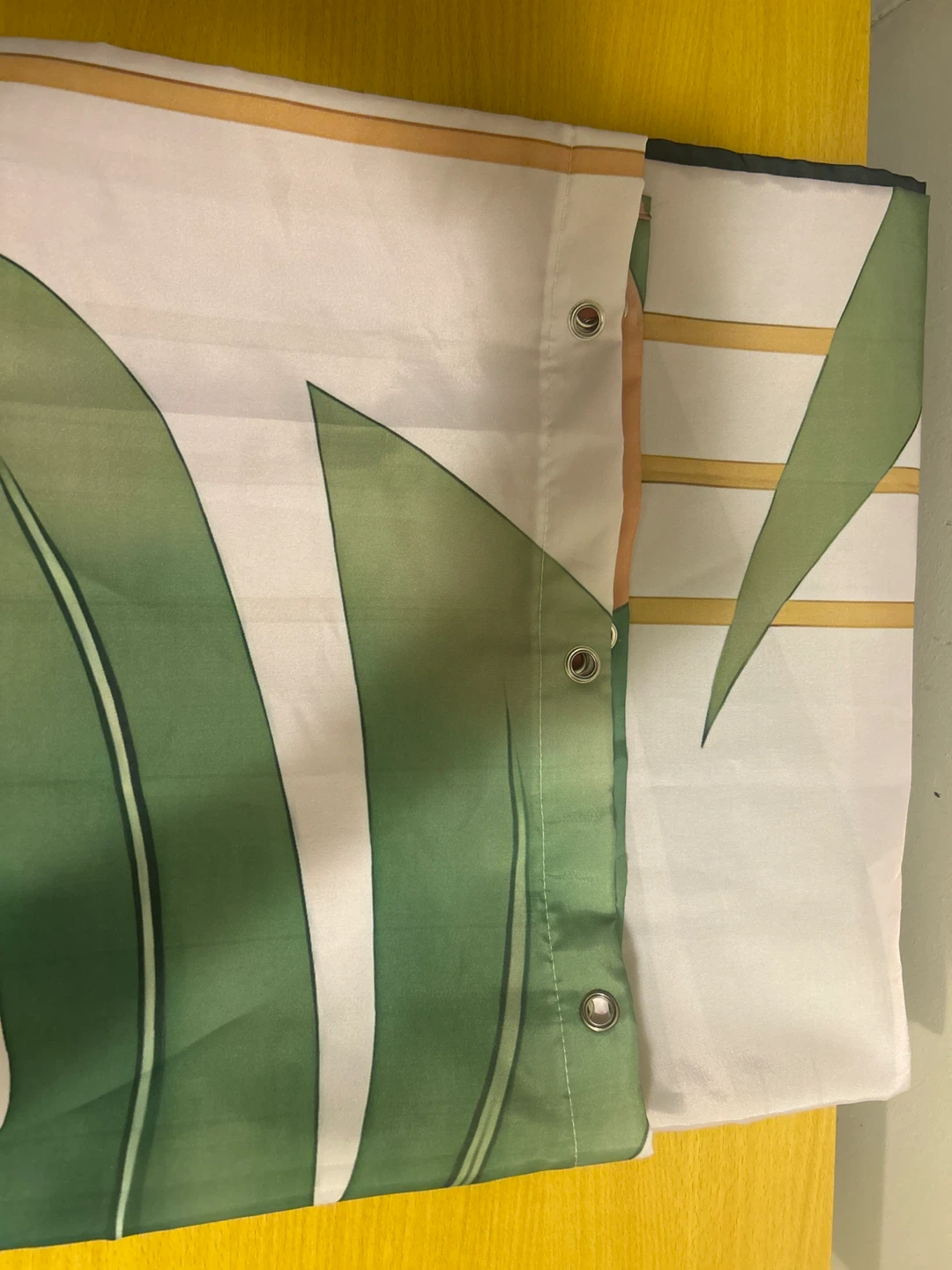 Shower Curtain with Leaf and Sun Design