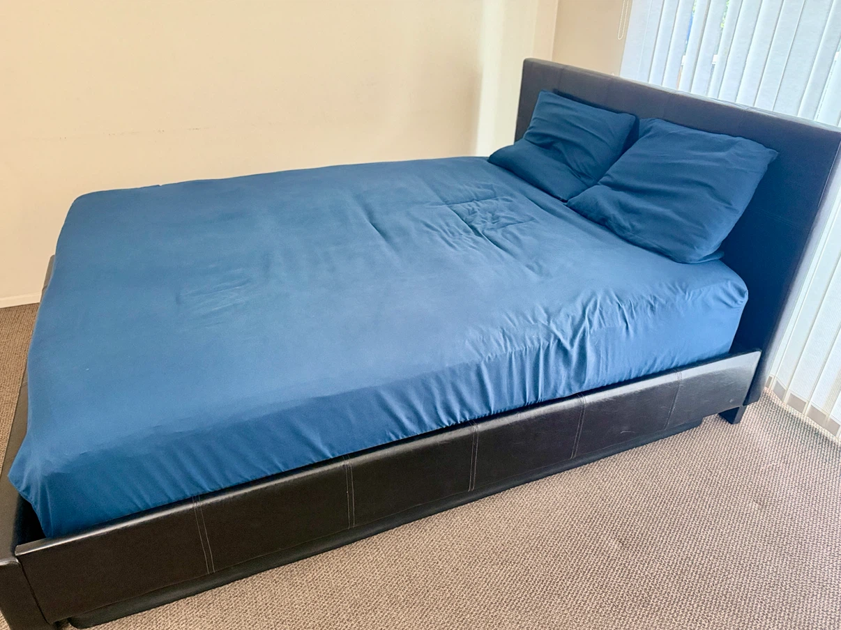 Queen Size Leather Bed  Beautyrest World Class Ultra Mattress - photo 3
