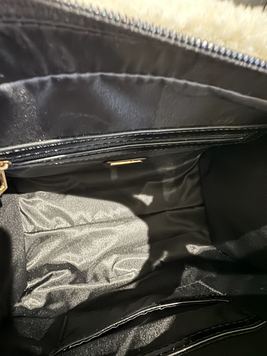 GUESS Black Faux Leather & Sherpa Tote Bag - photo 5
