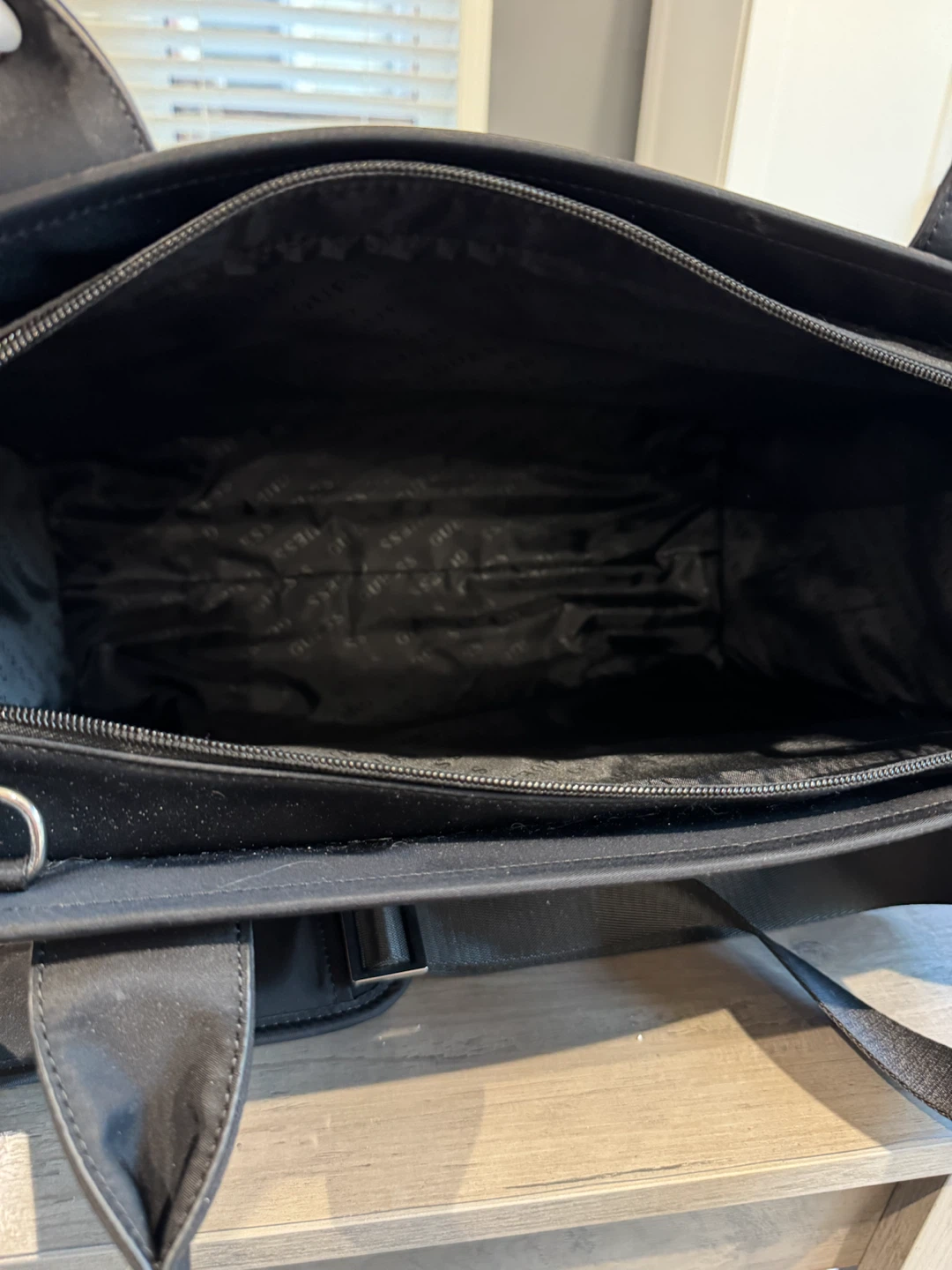 Black Guess Los Angeles Tote Bag - photo 4