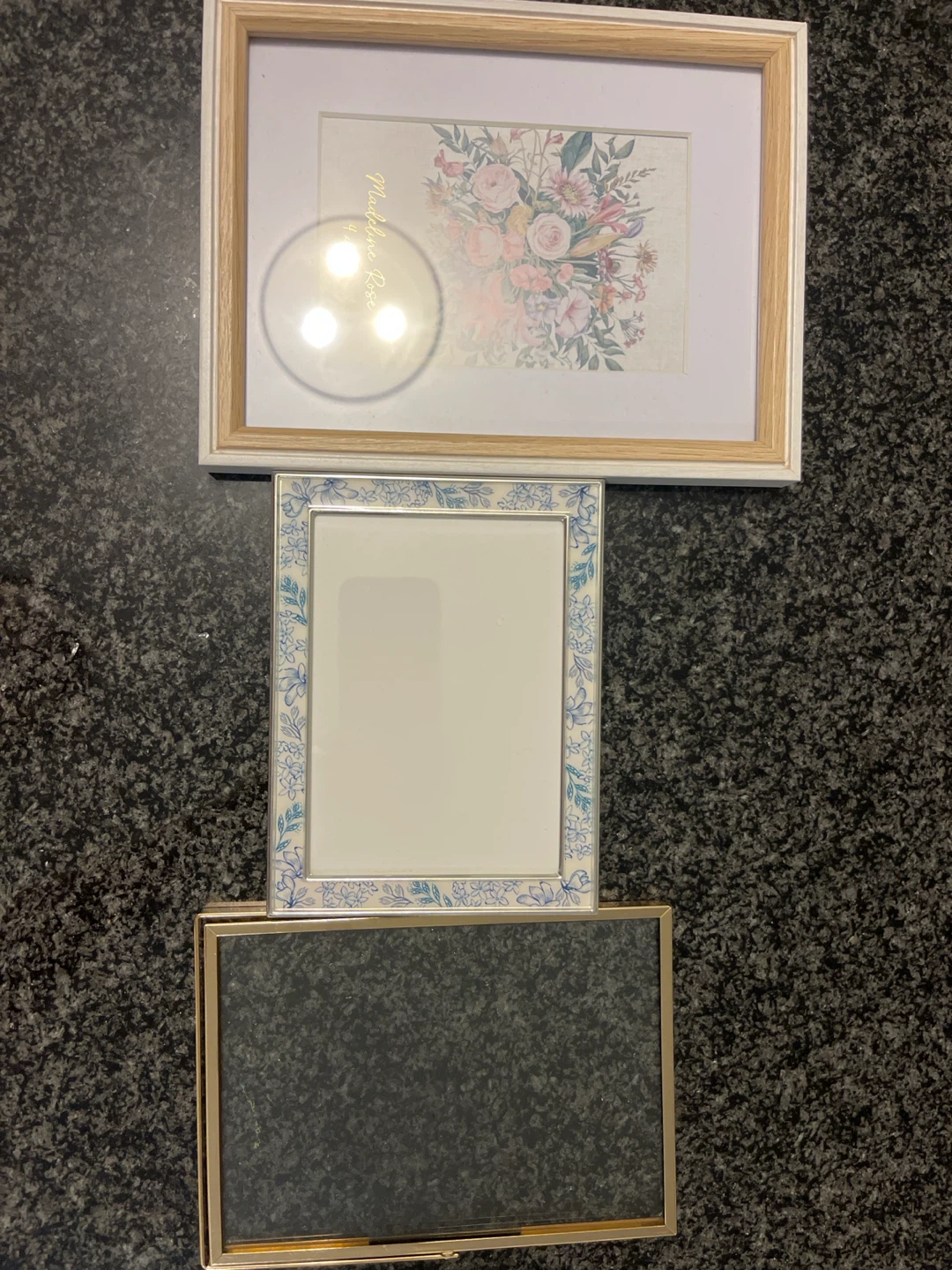 Set of 3 Decorative Photo Frames- 5cad each - photo 2