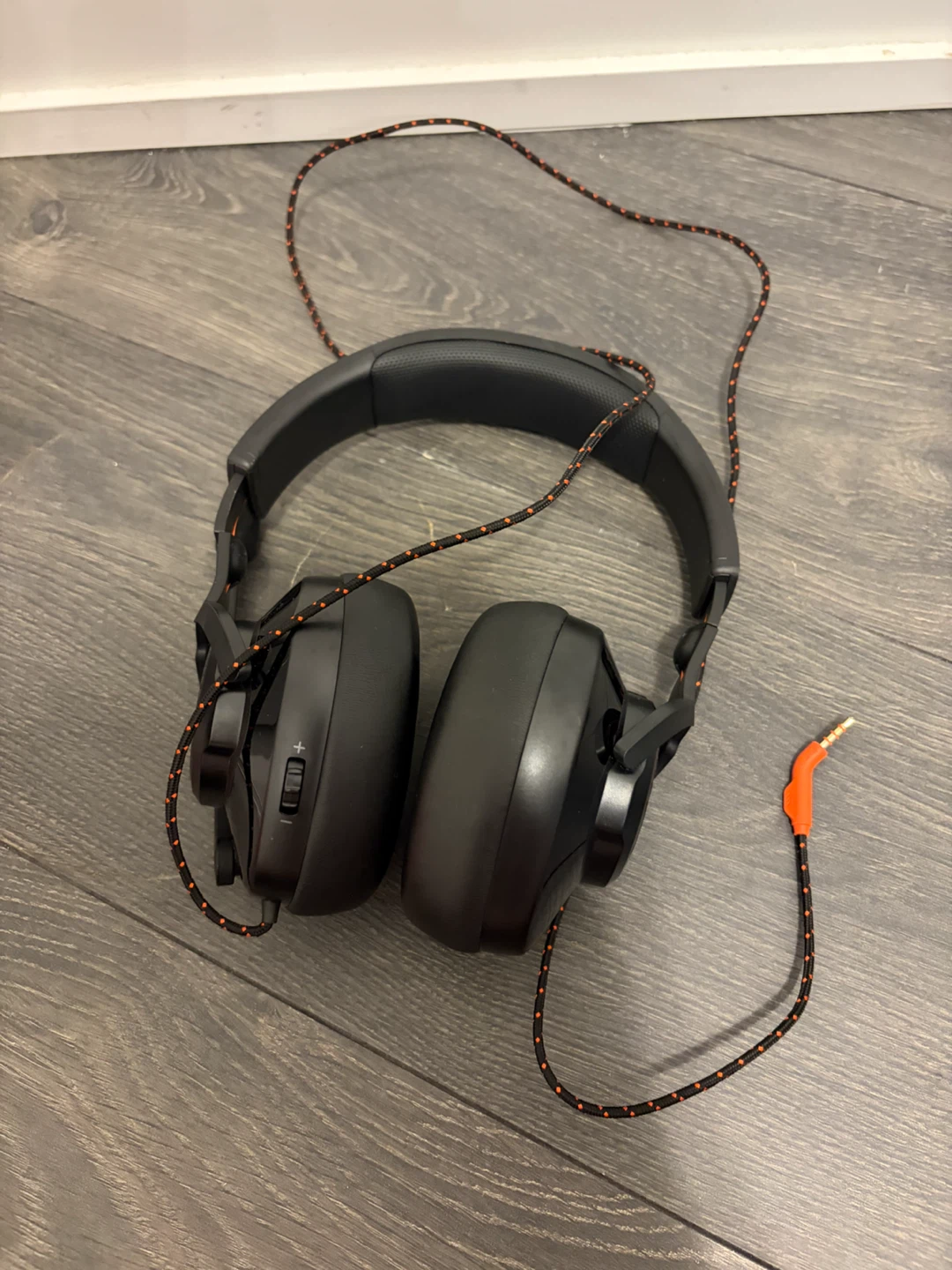 JBL Black Over-Ear Gaming Headphones with Microphone