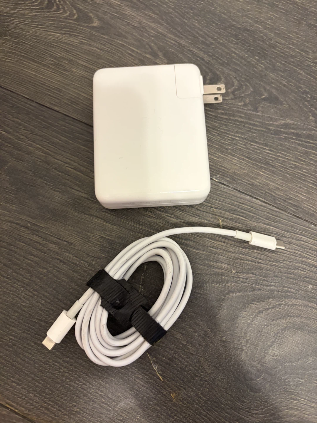 Apple 140W USB-C Power Adapter A2452