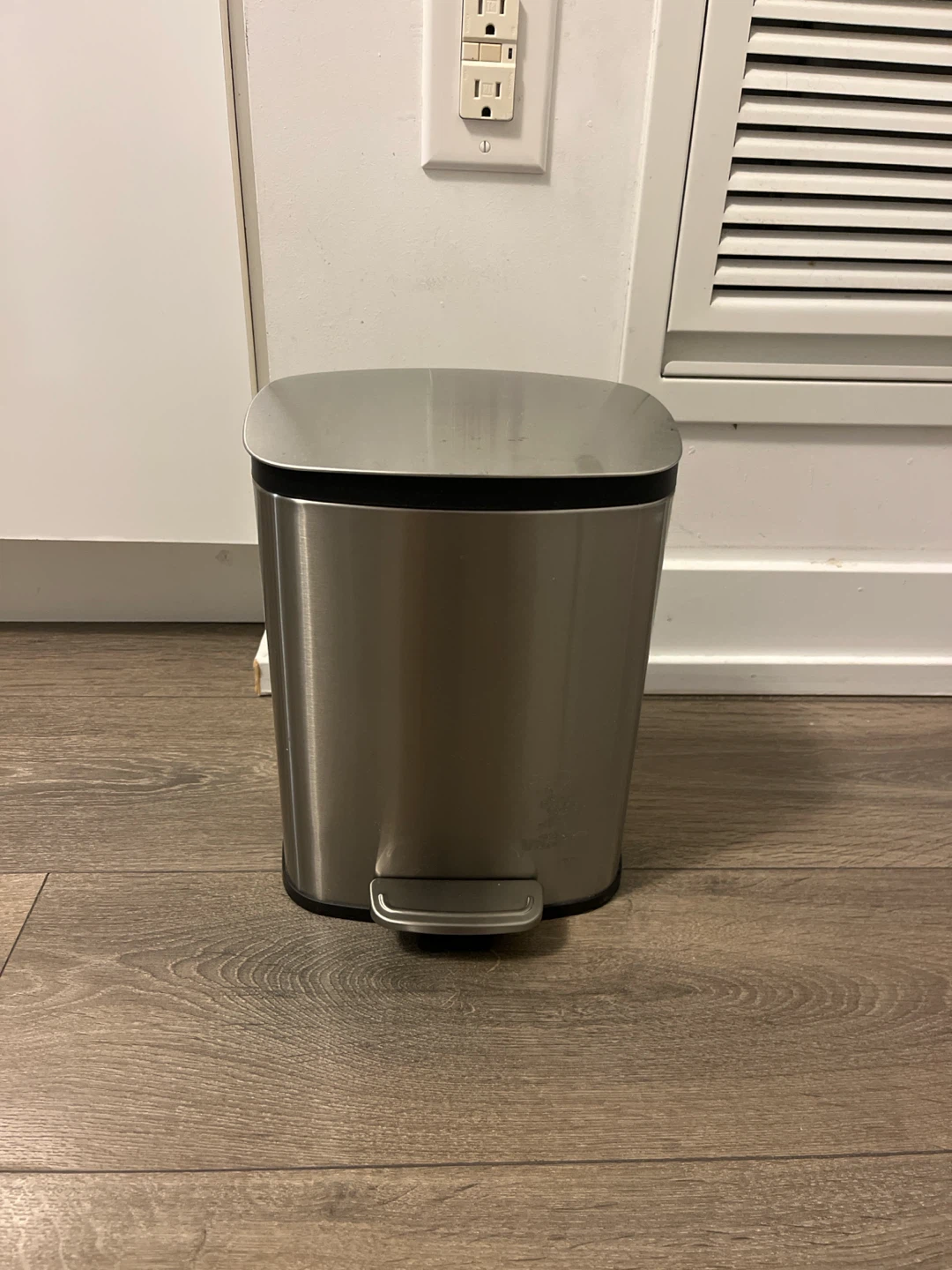 Moving out sale- small trash can