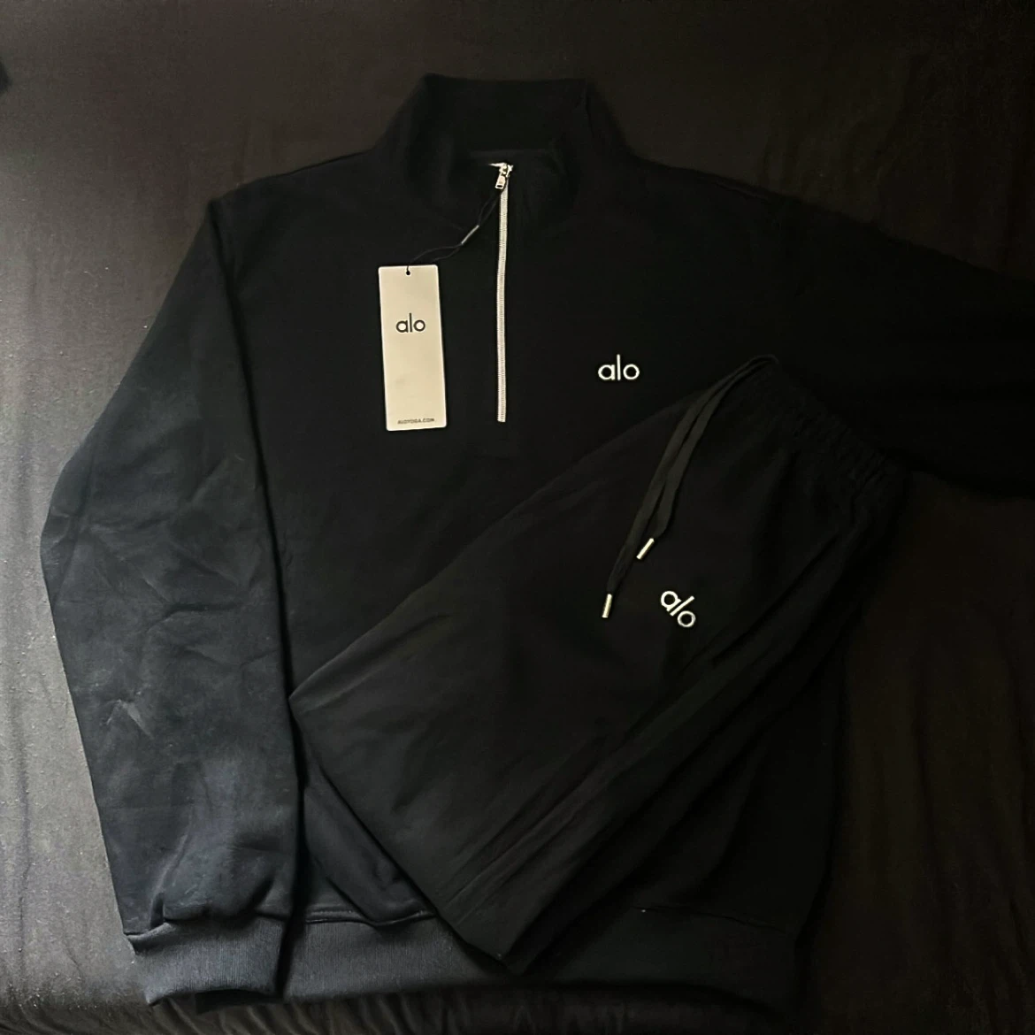 Alo Quarter Zip and Sweatpants Set (Black) Size Medium Unisex
