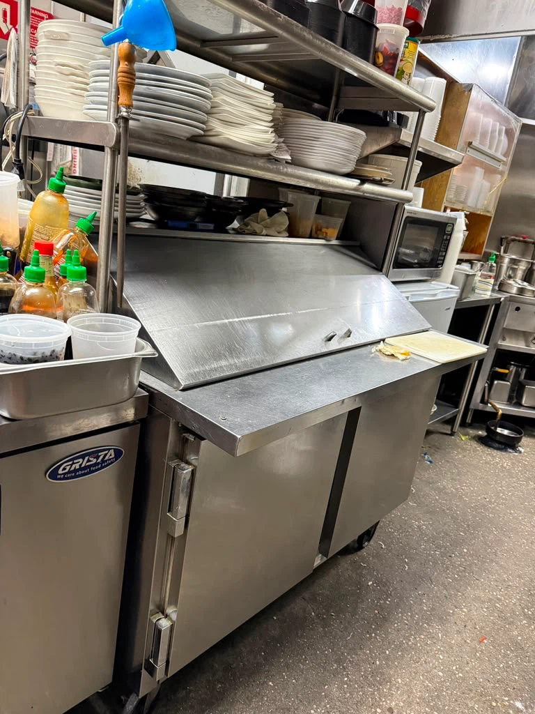 Grindstone Commercial Refrigerated Prep Table - photo 2
