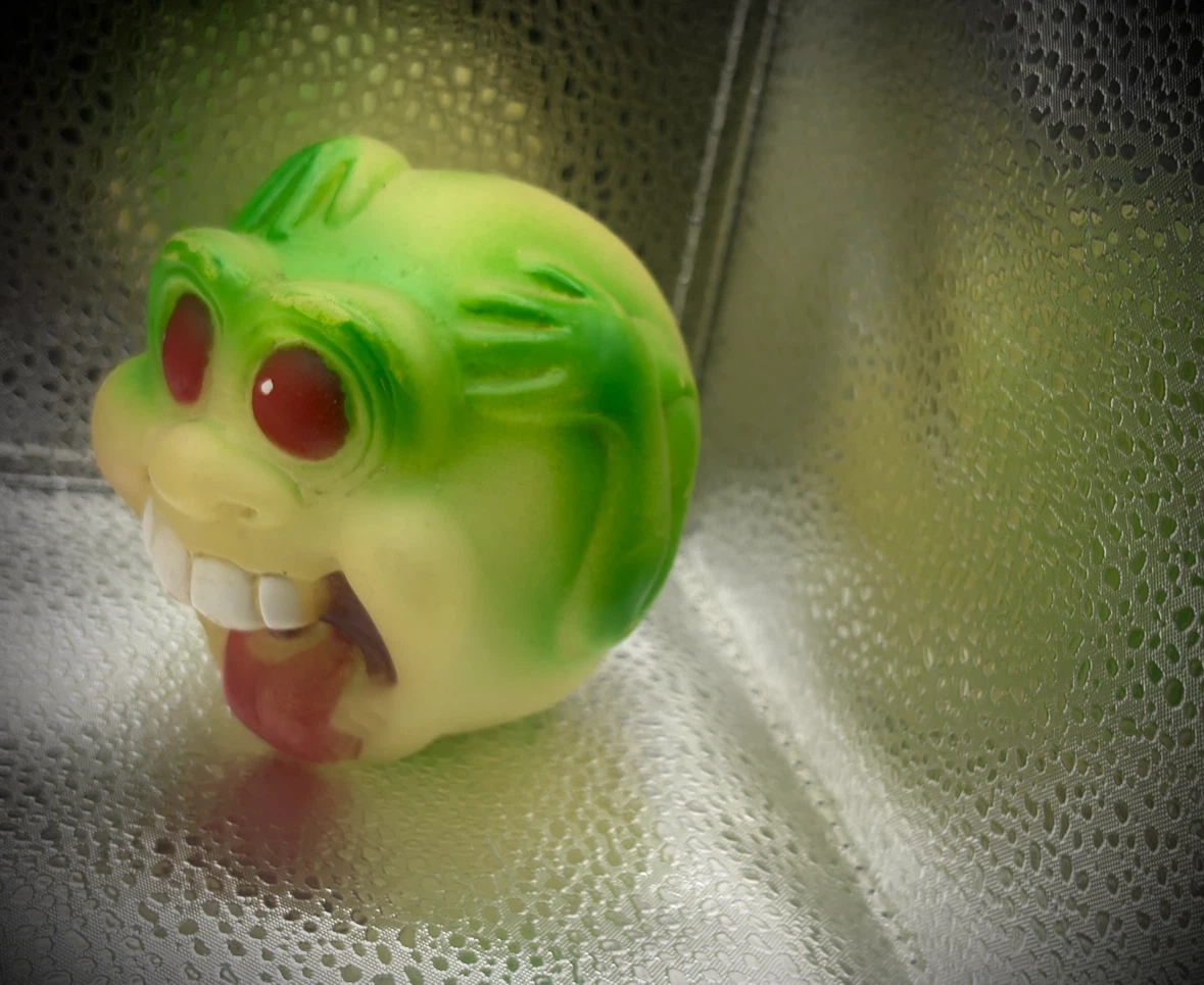 Vintage 1986 Ghostbusters Slimer Glow Mad Ball spinoff toy rare - photo 3
