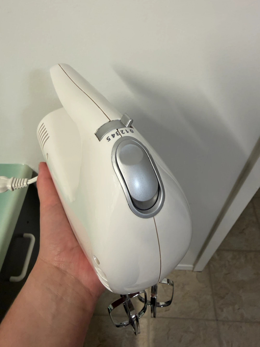 Oster Hand Mixer with Beaters - photo 2