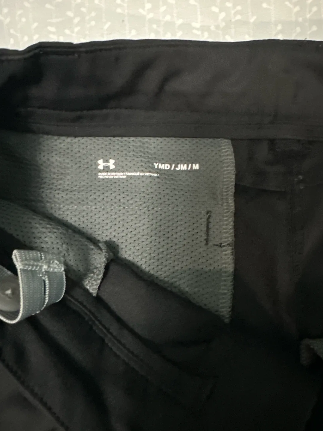 Under Armour Youth Black Shorts - photo 2