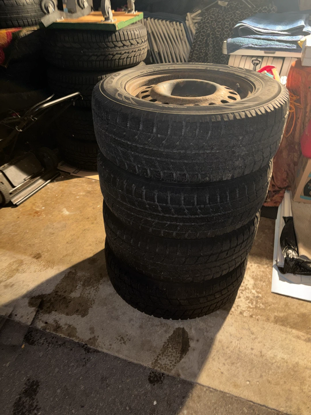 Set of 4 Toyo Tires with Rims 235/65/17 - photo 4