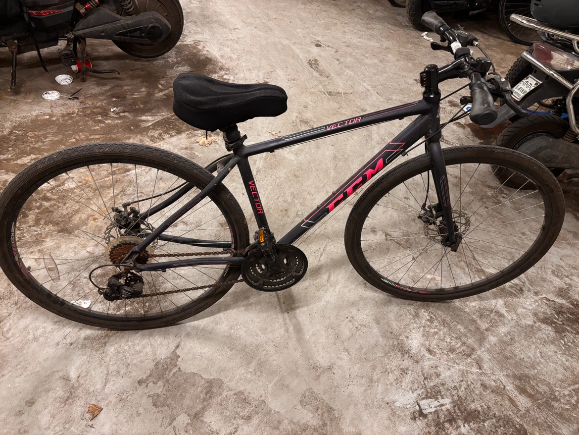 CCM Vector 700C Road Bike – 21-Speed – Aluminum Frame