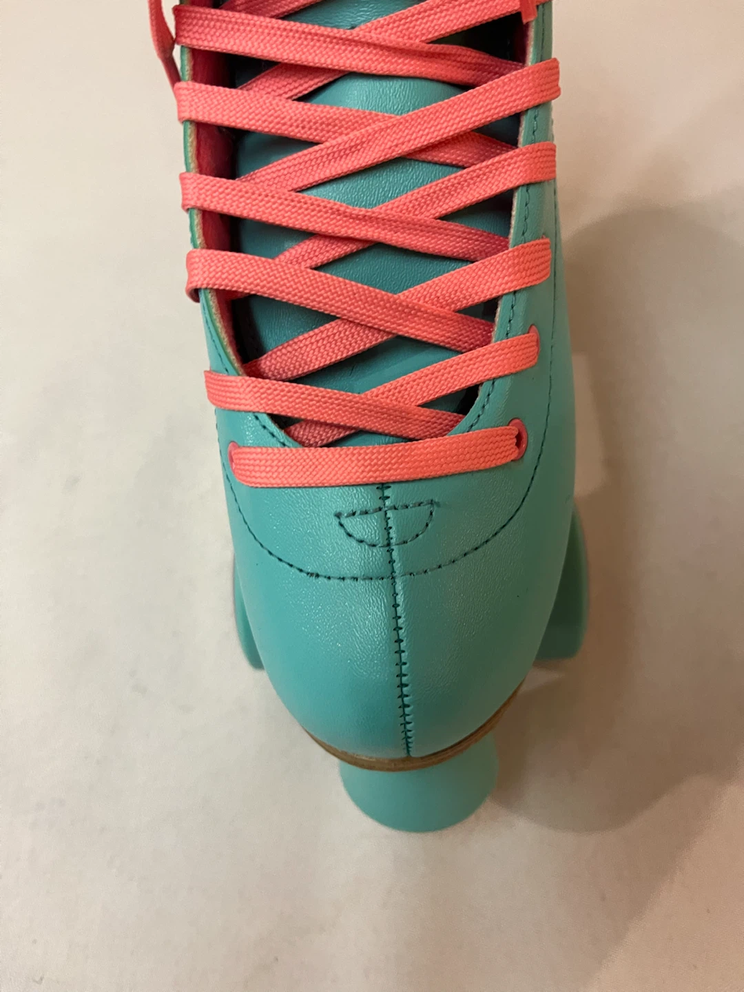 6 - Impala Ladies or Teens Cool Roller Skates / like new - photo 5