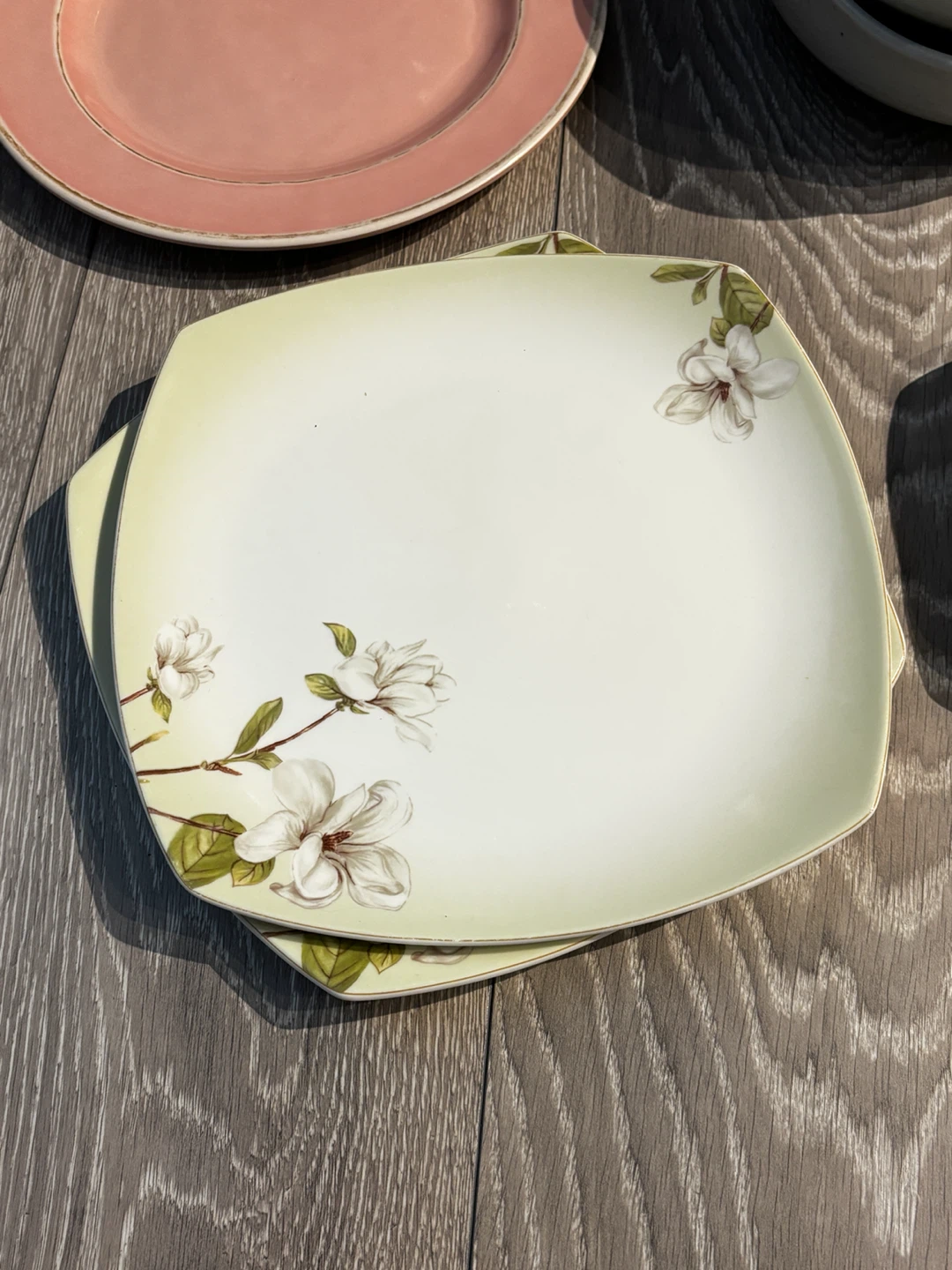 Square Plates with Magnolia Design - photo 4