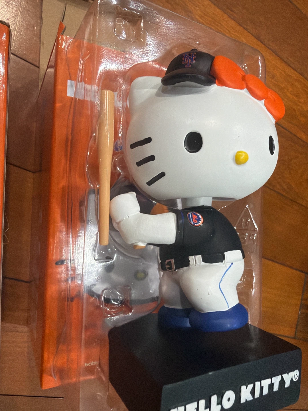 2x Hello Kitty New York Mets Baseball Player Bobblehead - photo 3