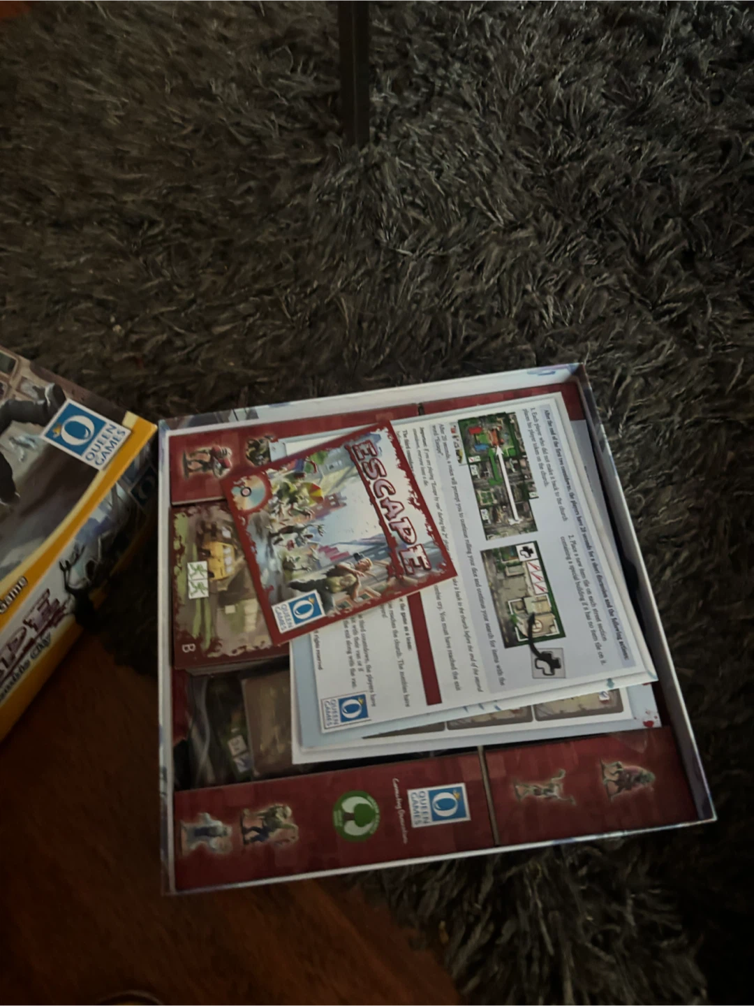 Queen Games Escape: Zombie City Board Game - photo 2