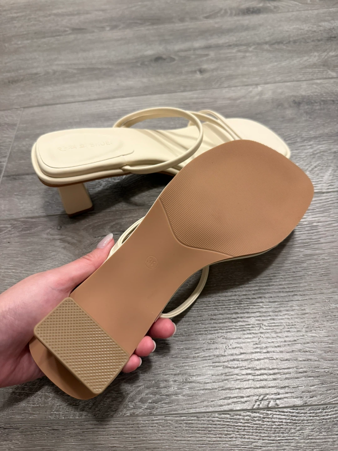 NEW Cream Strappy Block Heel Sandals US 7.5 - photo 3
