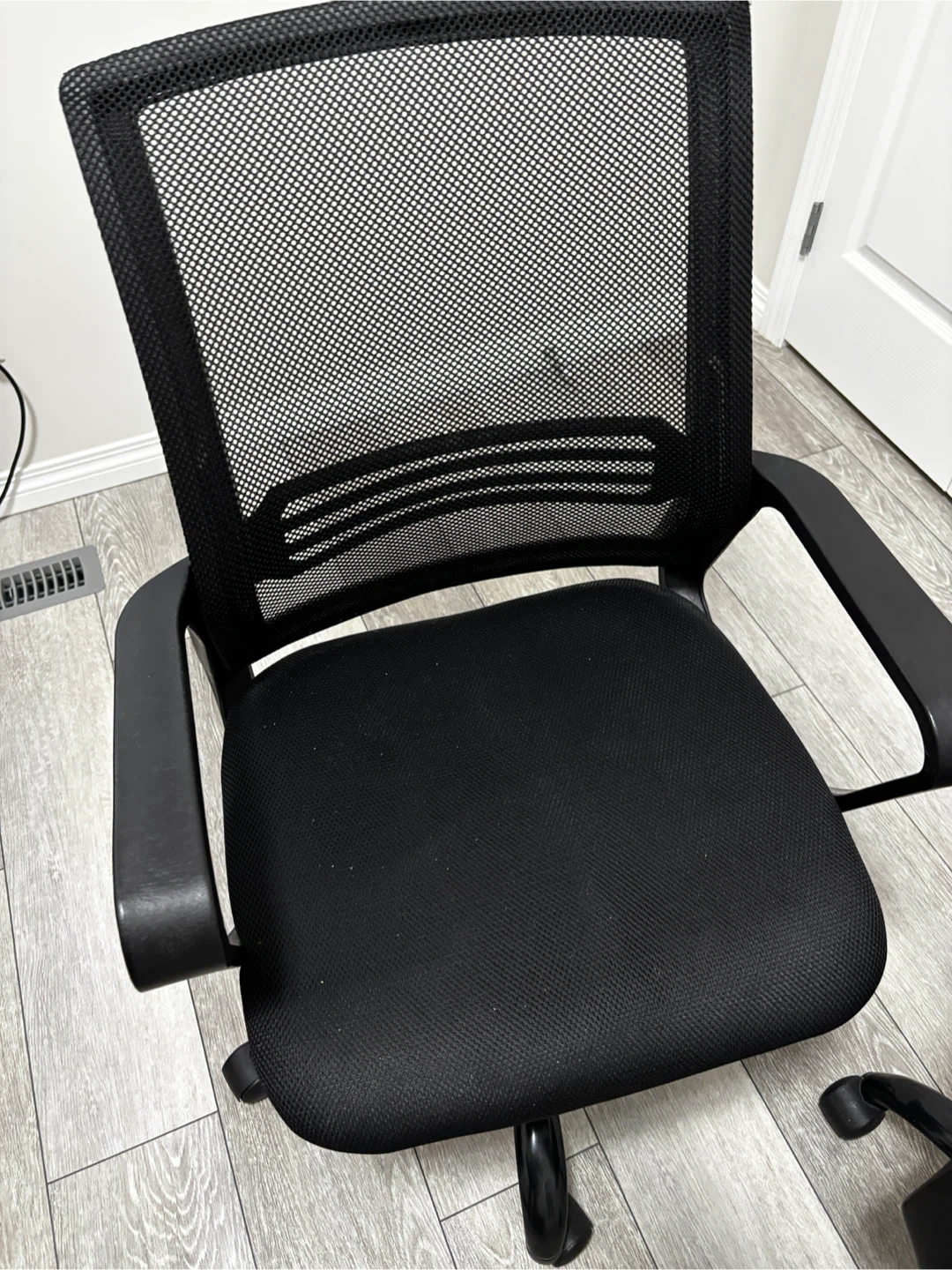 2 Mesh Back Office Chairs and 2 memory foam seat cushions - photo 3