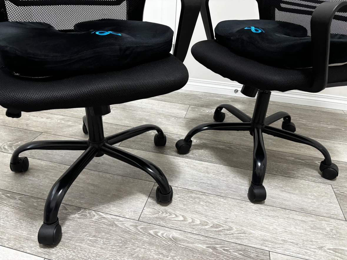 2 Mesh Back Office Chairs and 2 memory foam seat cushions - photo 5