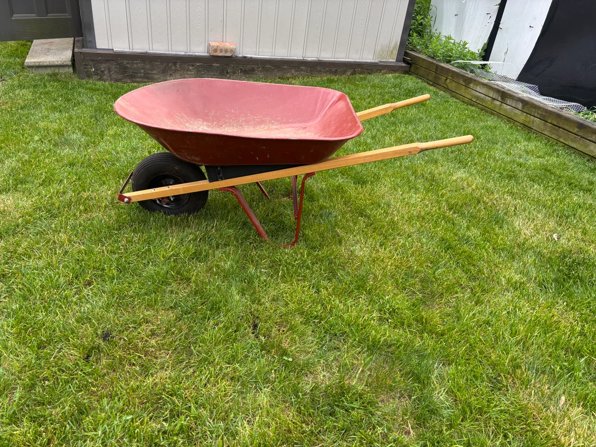 Wheelbarrow - photo 2