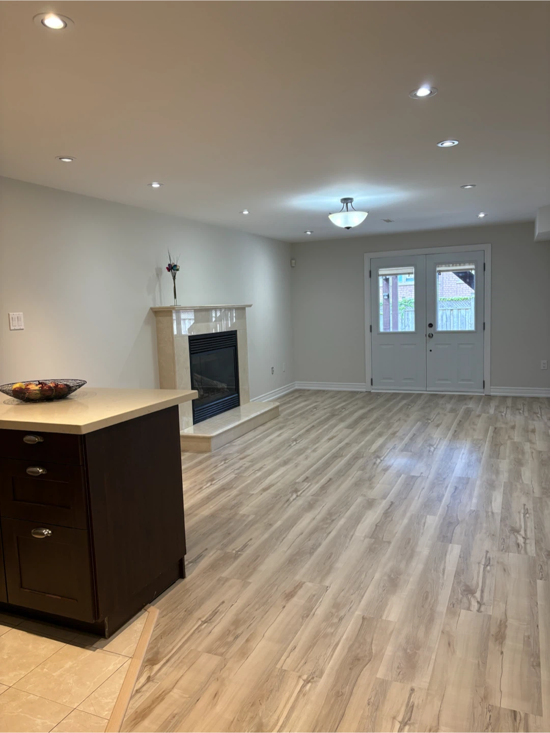 Basement (walk out) 2 Bedrooms +Den 1 Washroom - photo 3