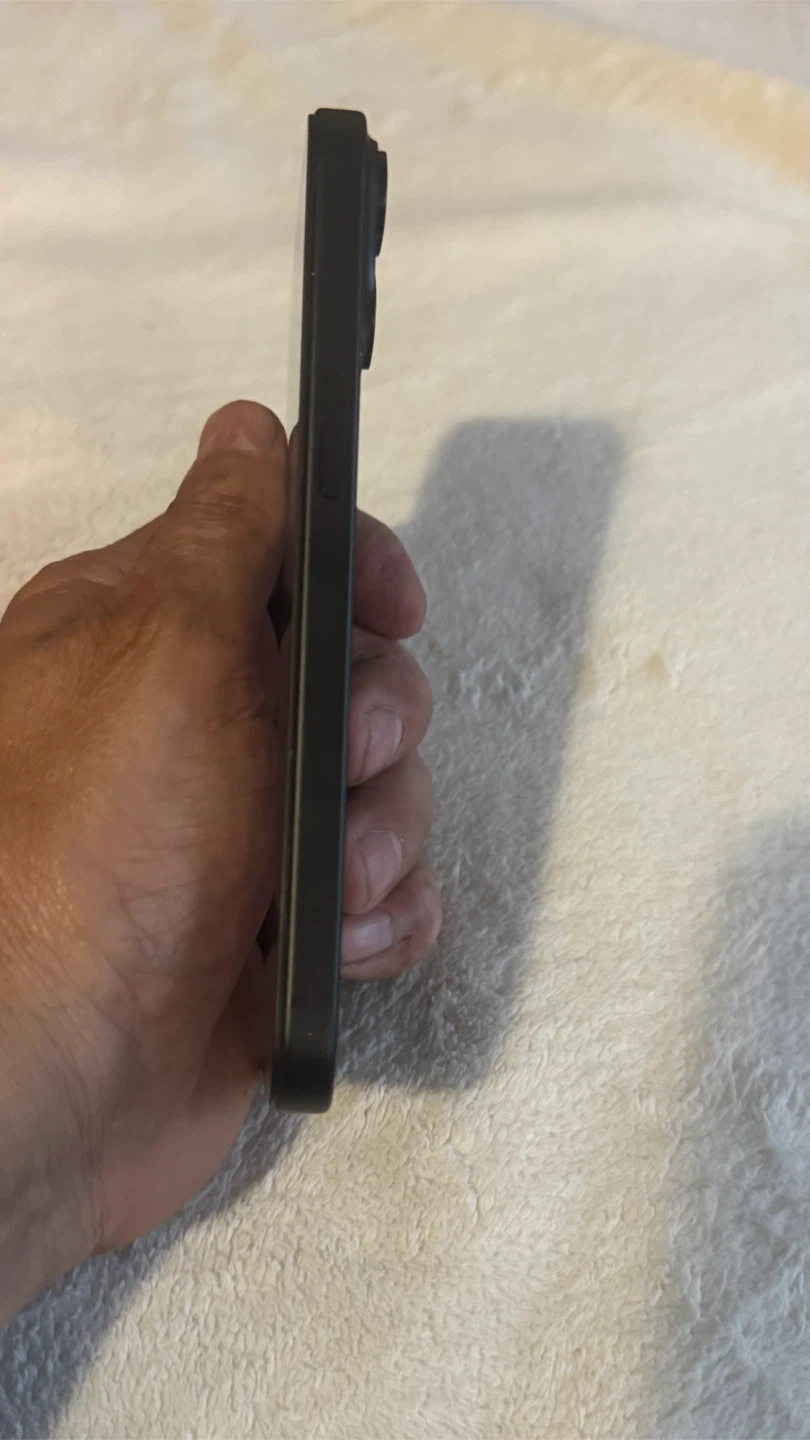 Apple iPhone 15 - photo 2