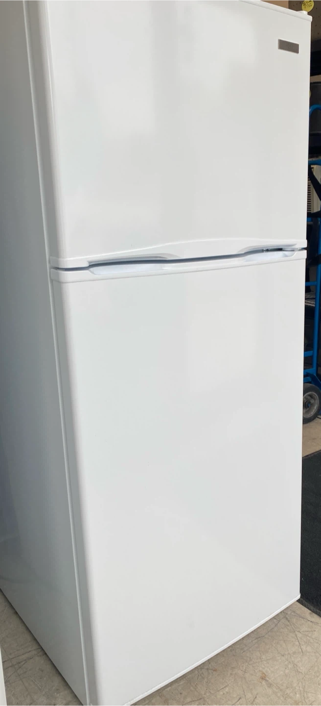 Newer small FRIDGE