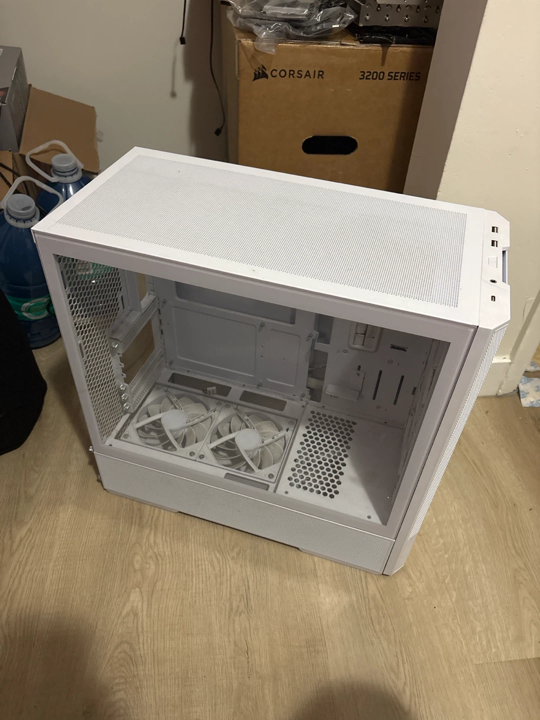White Lian Li Lancool 207 ATX Computer Case