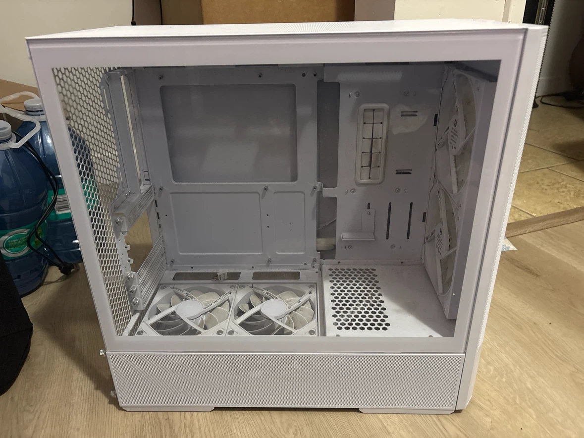White Lian Li Lancool 207 ATX Computer Case - photo 2