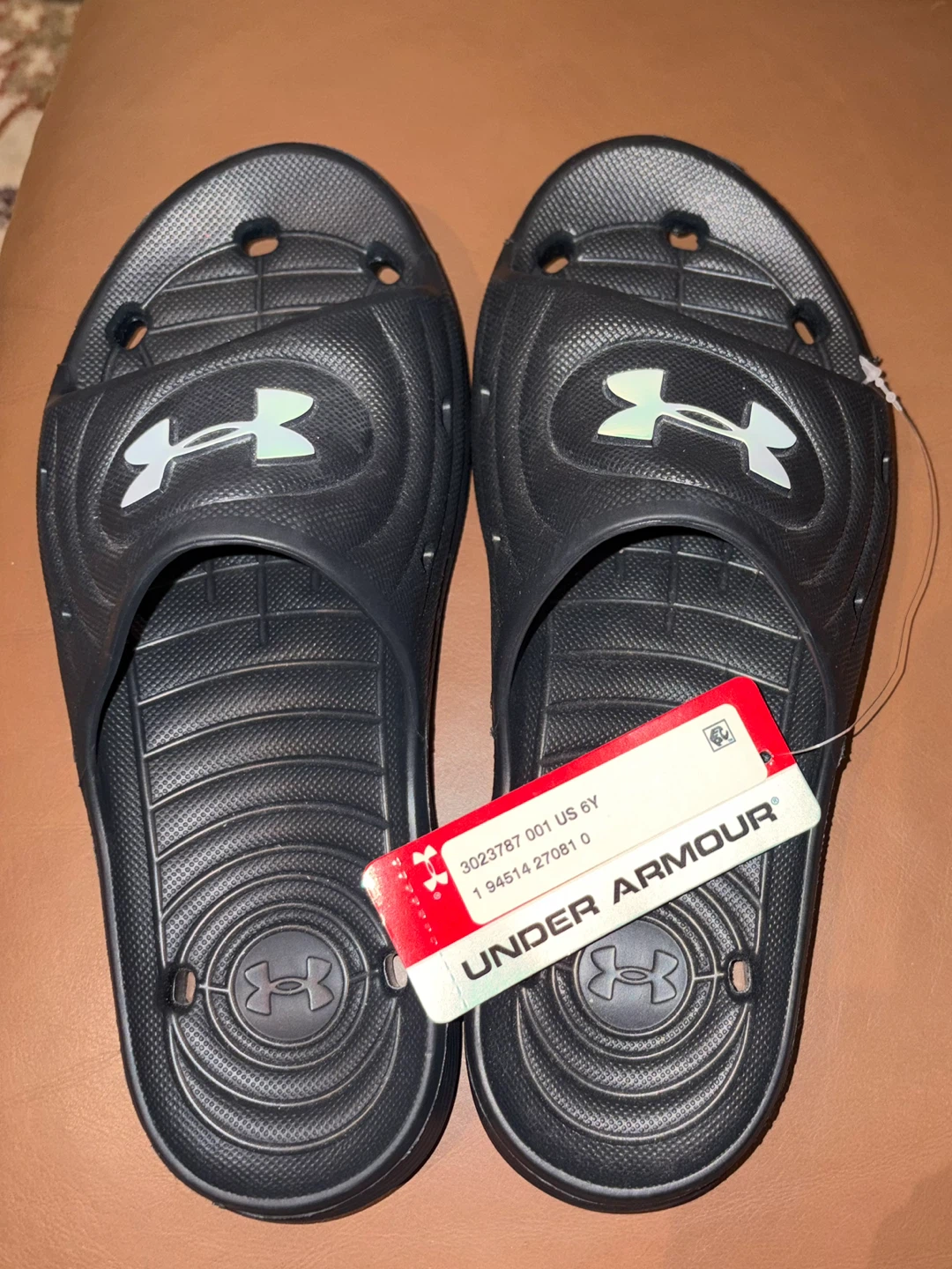 Under Armour Slides - Youth Size 6Y
