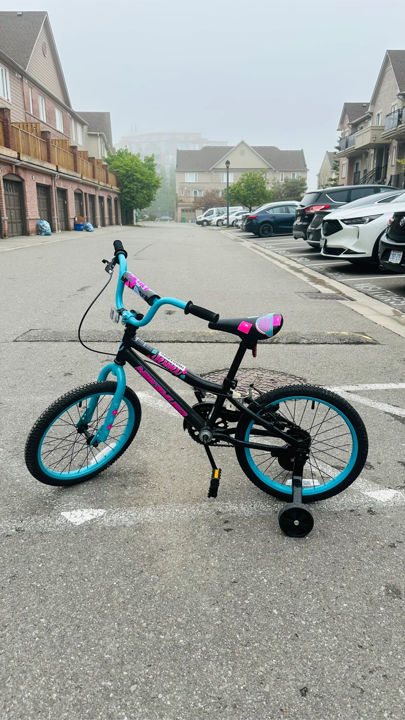 Kids Bicycle – Like New, Rarely Used! - photo 2