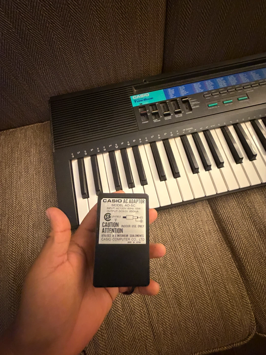 Casio CT-615 Vintage Keyboard – with original adapter - photo 3