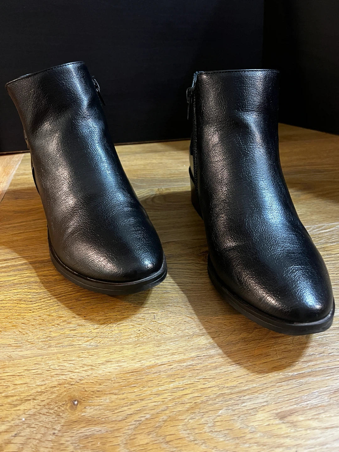 Baretraps Black Ankle Boots Size 8 1/2M