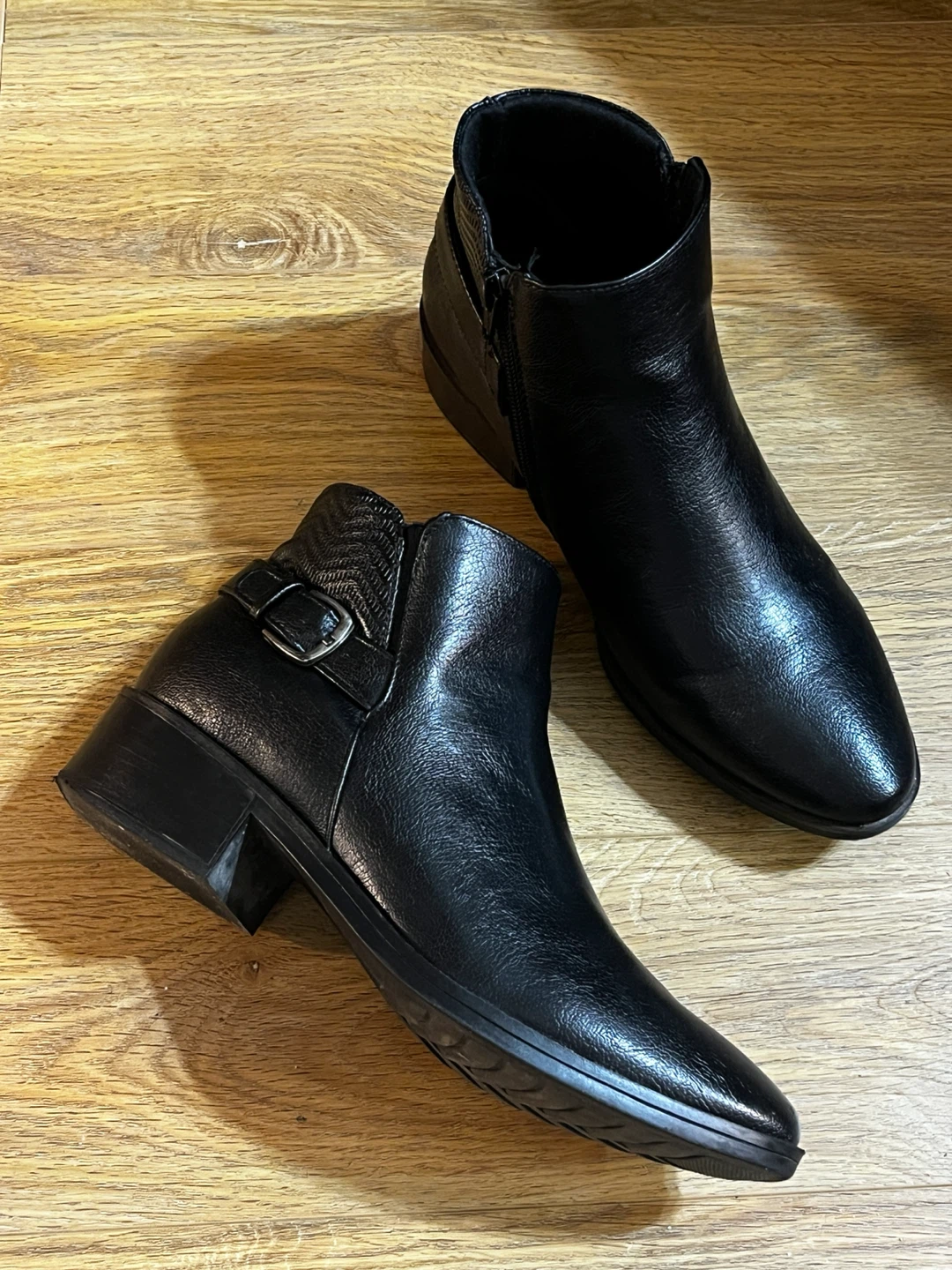 Baretraps Black Ankle Boots Size 8 1/2M - photo 2