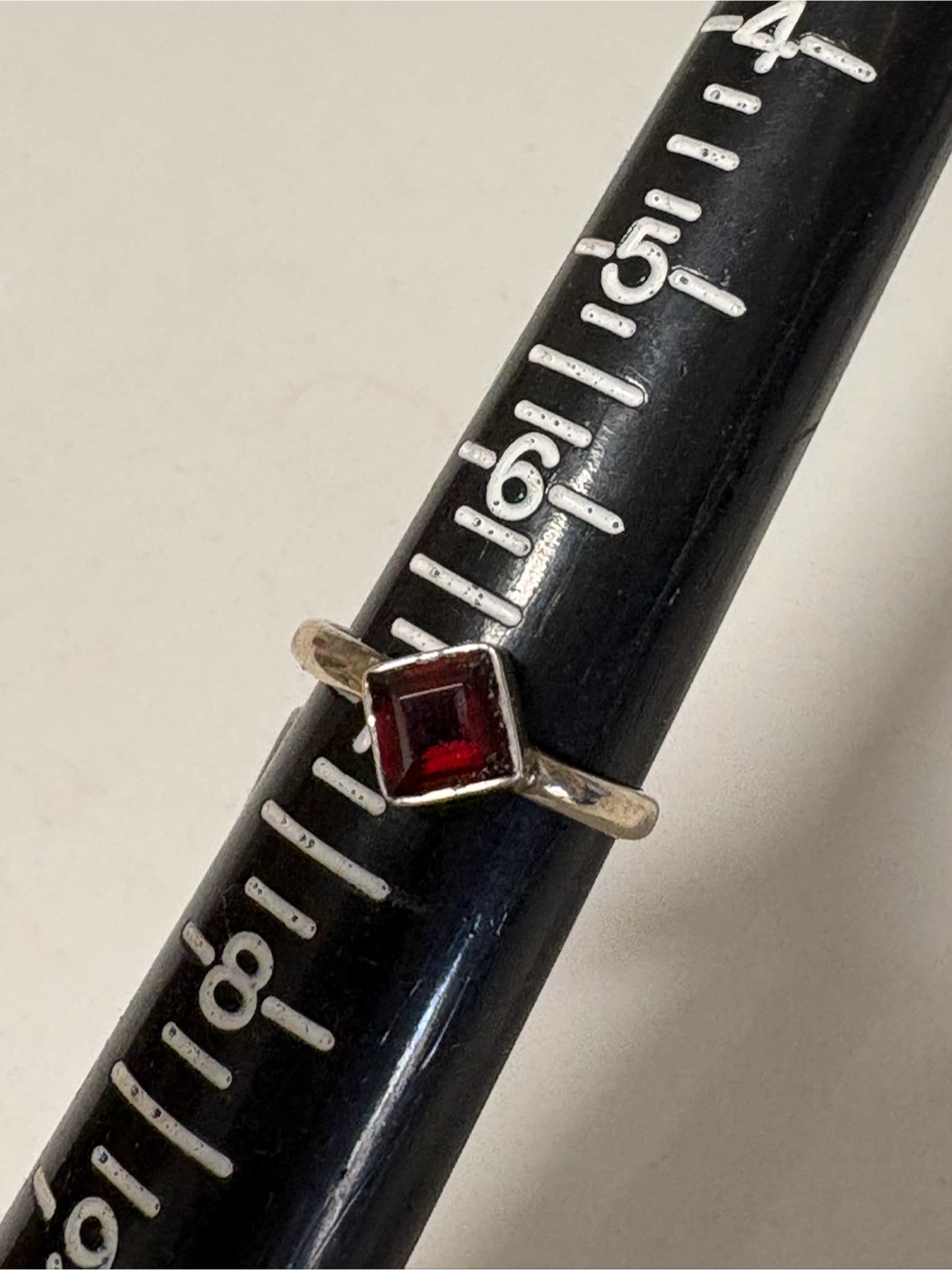 Sterling Silver Garnet Ring size 7 - photo 3