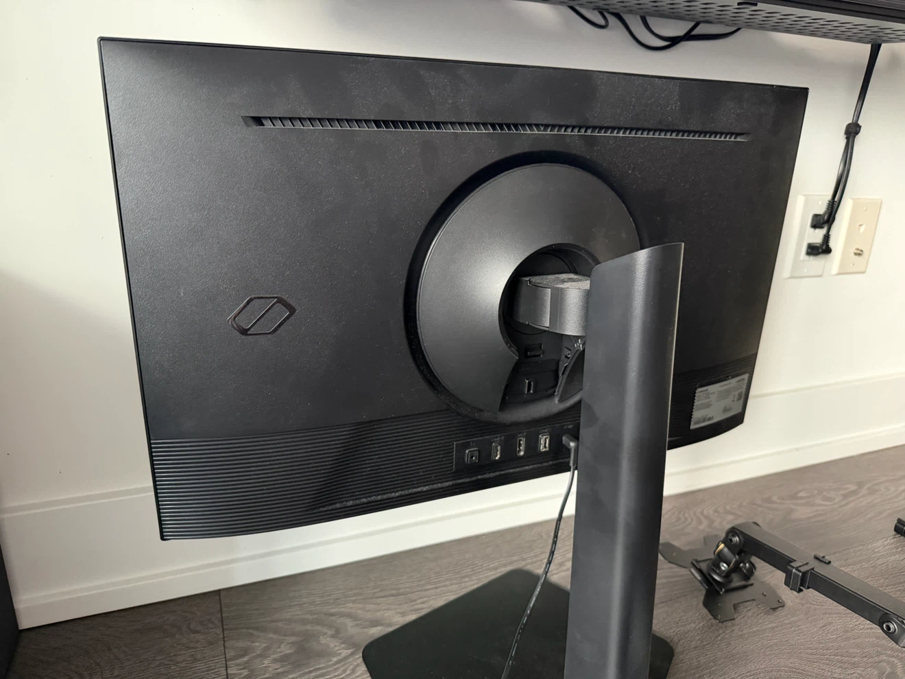 Samsung 27 Inch Odyssey G5 Gaming Monitor - photo 3