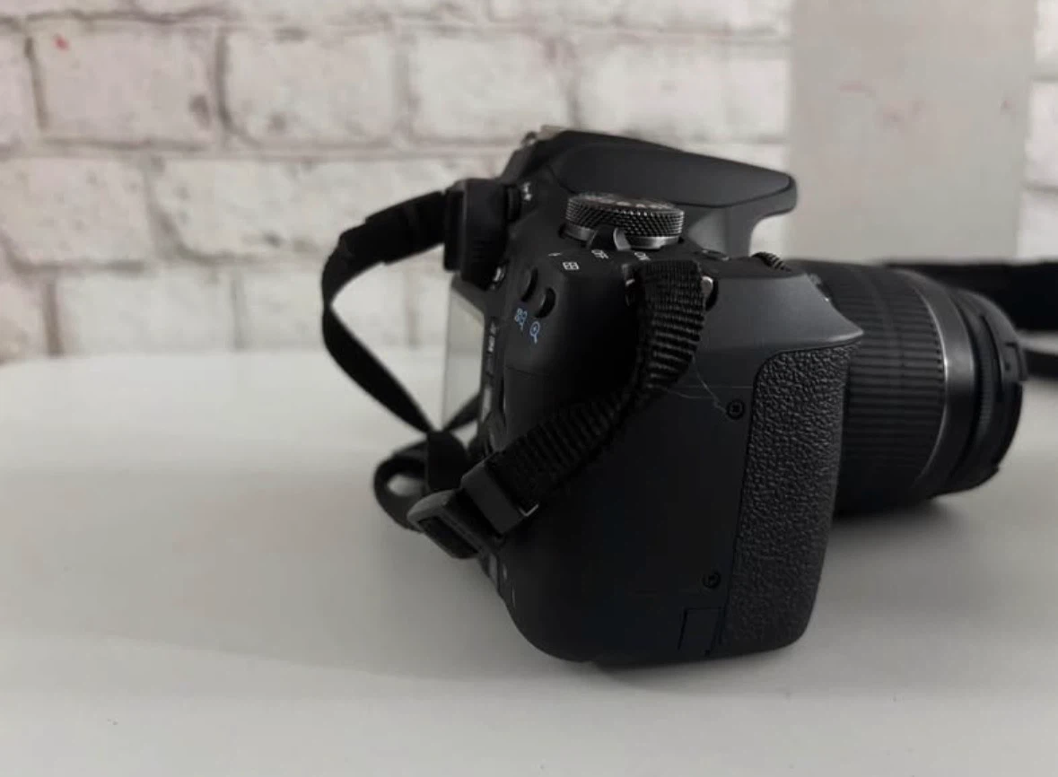 Canon Eos Rebel T7 and GoDox V350C Flashgun (Canon Compatible) - photo 5