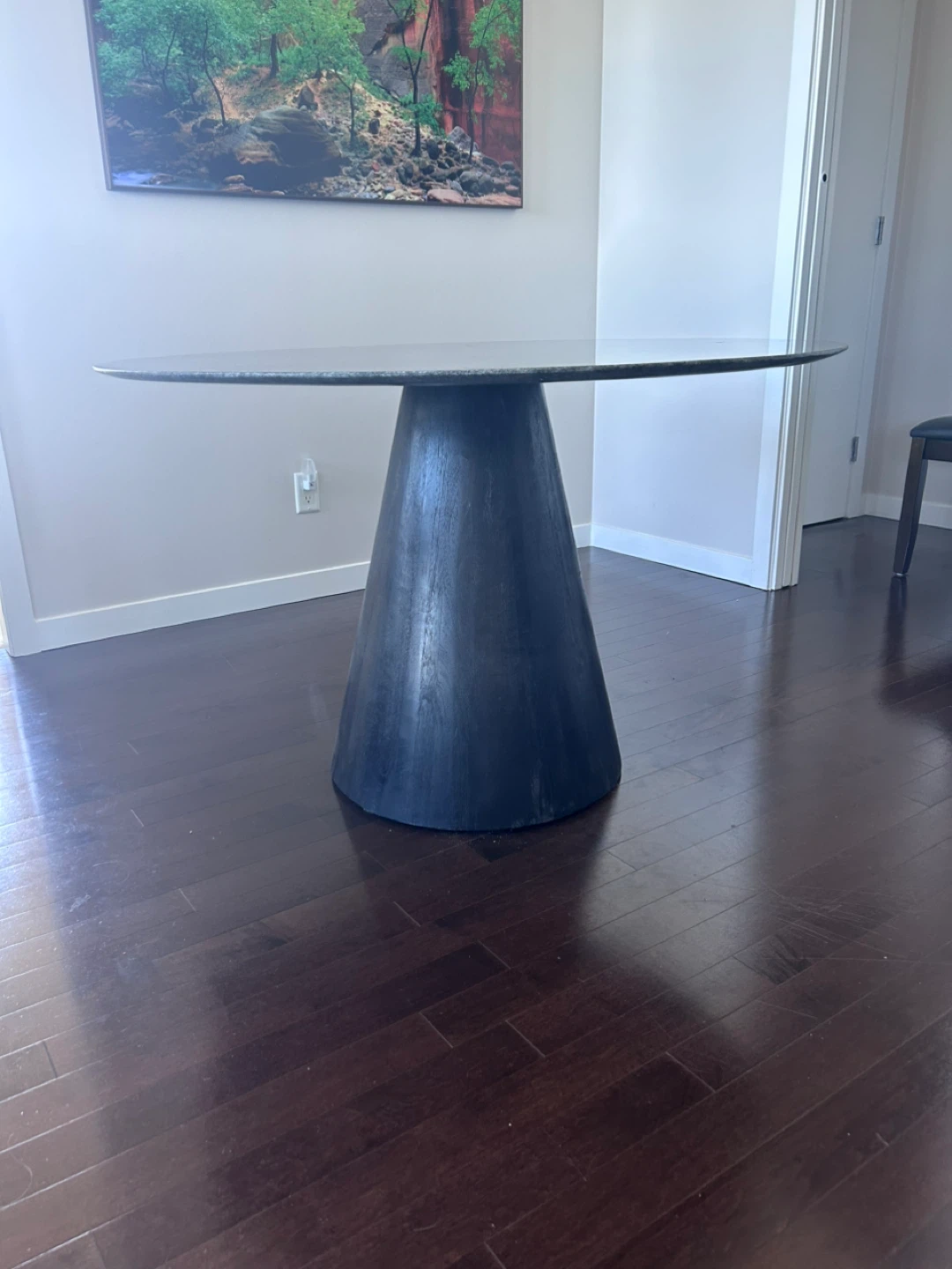 Round Marble Top Pedestal Dining Table - photo 2
