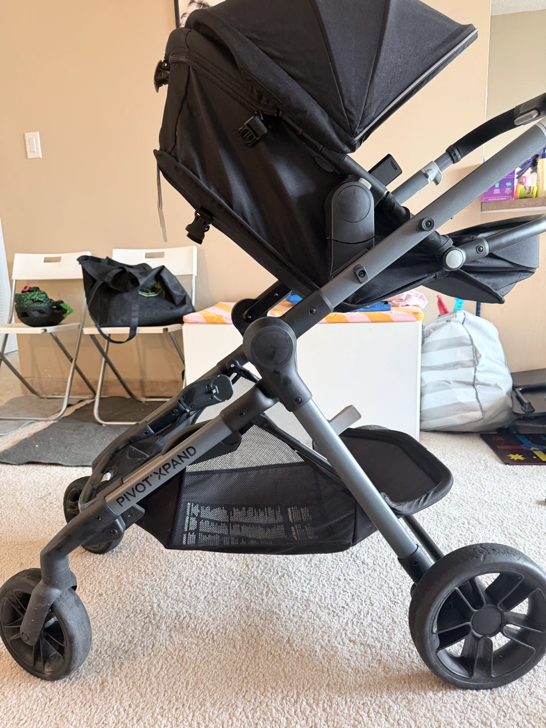 Evenflo Embrace Infant Car Seat & Pivot Xpand Stroller System - photo 3