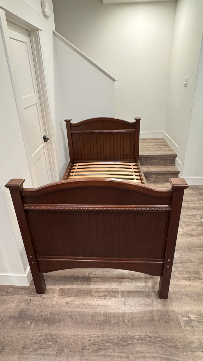 Twin bed frame brown wooden - photo 2