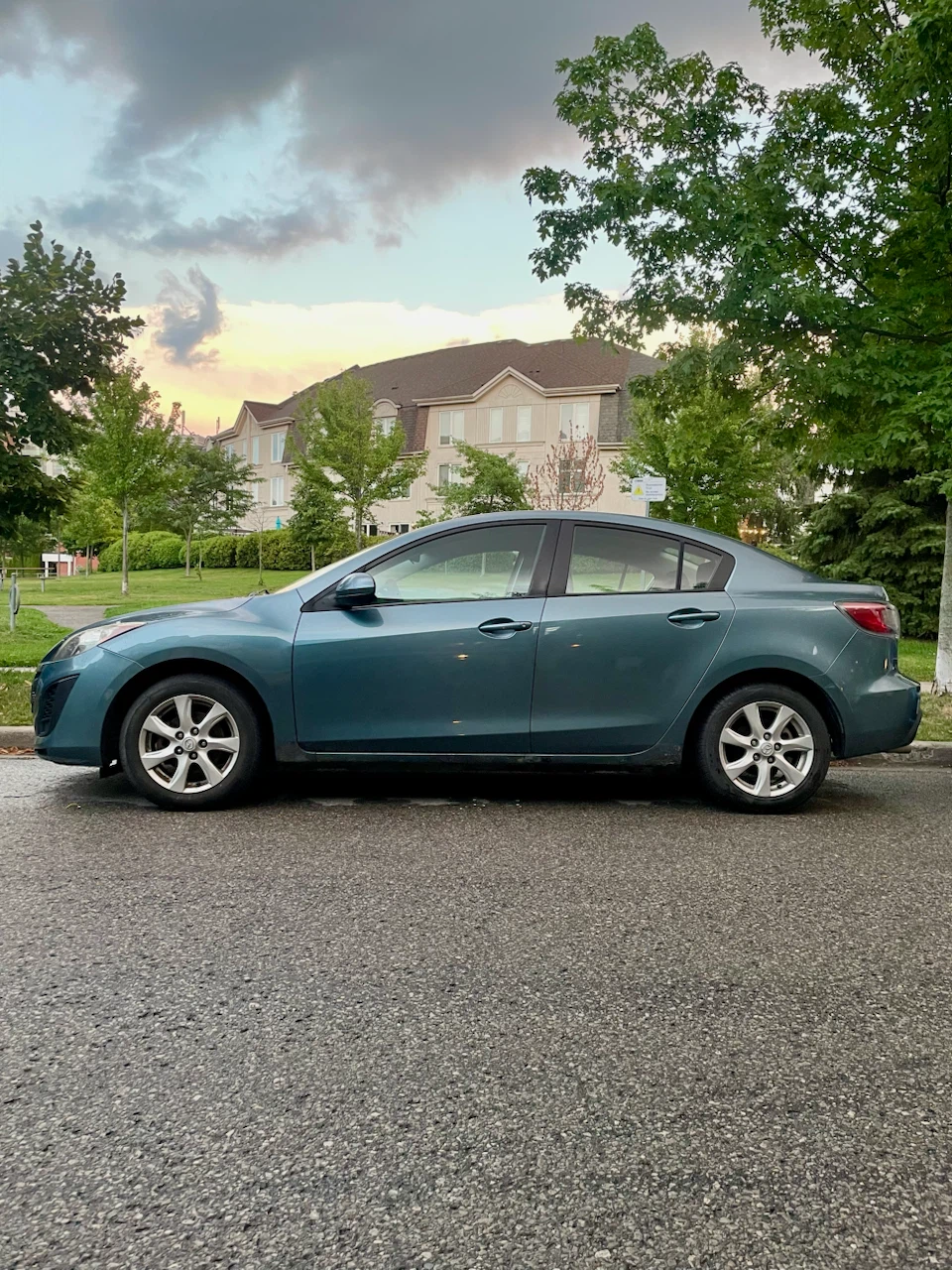 2010 Mazda 3 - photo 2